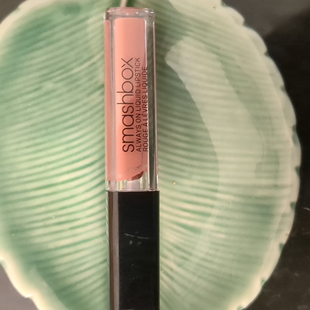 Always On Liquid Lipstick - Picture 1 of 2